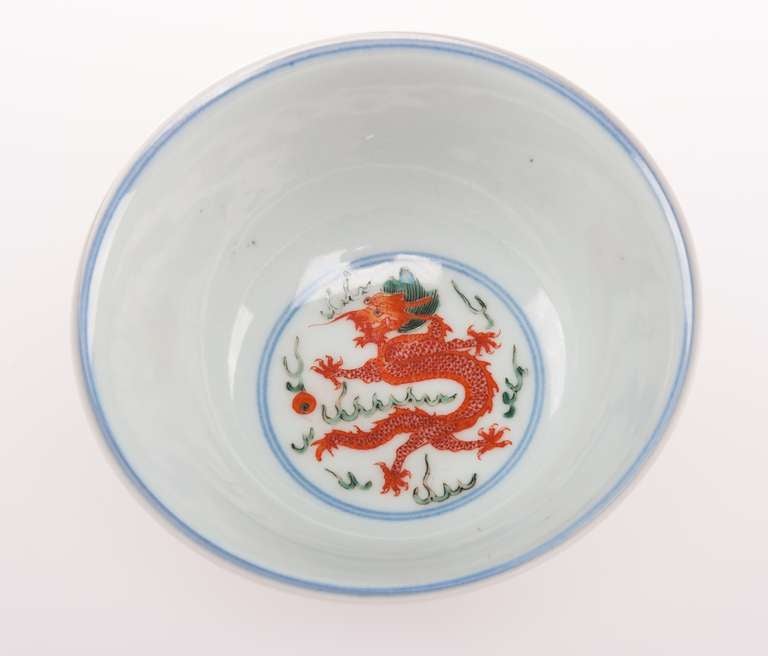 Chinese Wucai Dragon and Phoenix Bowl For Sale