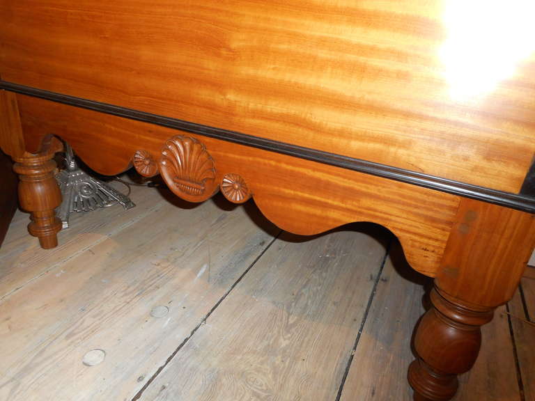 Early 1900s Satinwood and Ebony Chest on Stand, Colonial British In Good Condition In Nantucket, MA