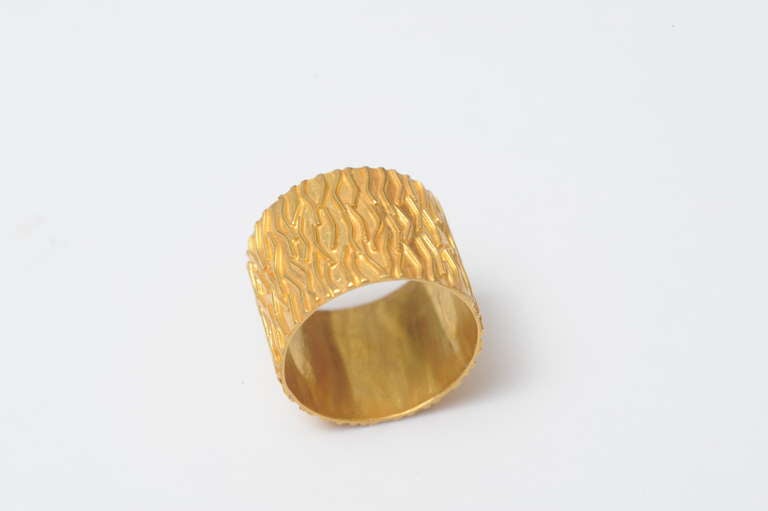 22kt Gold Textured Band