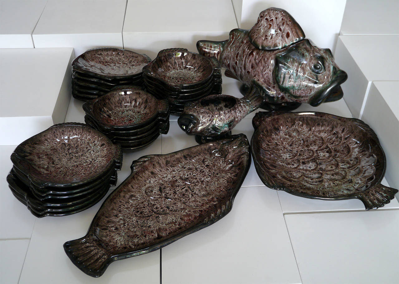 Complete Fish Service by Marius Giuge, Vallauris, circa 1950 For Sale 2