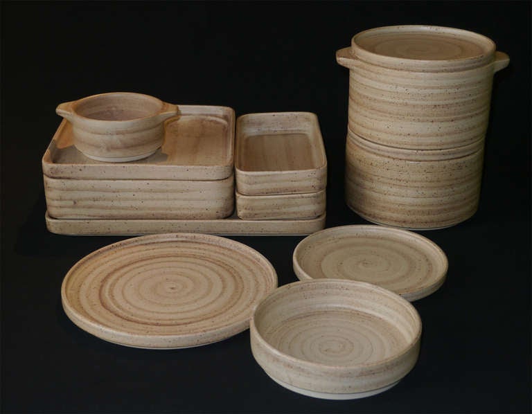 Stackable Faience Dinnerware by Niderviller - France circa 1970 In Excellent Condition In Saint Ouen, FR