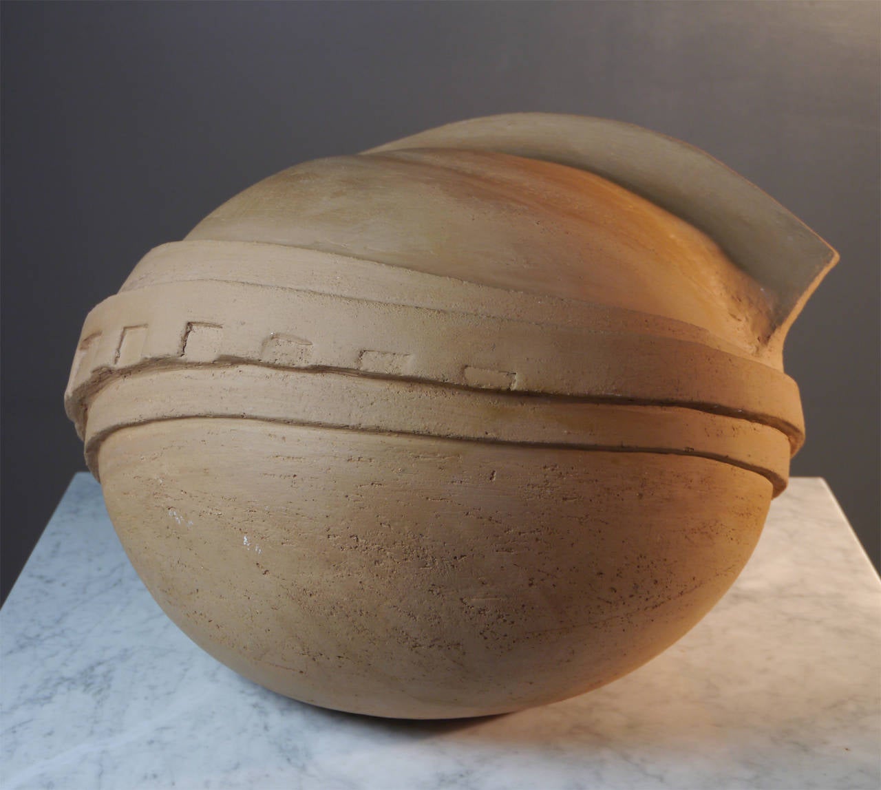 Ocher Earth Ceramic Sculpture by Jacques Barbier, circa 1980 In Excellent Condition For Sale In Saint Ouen, FR