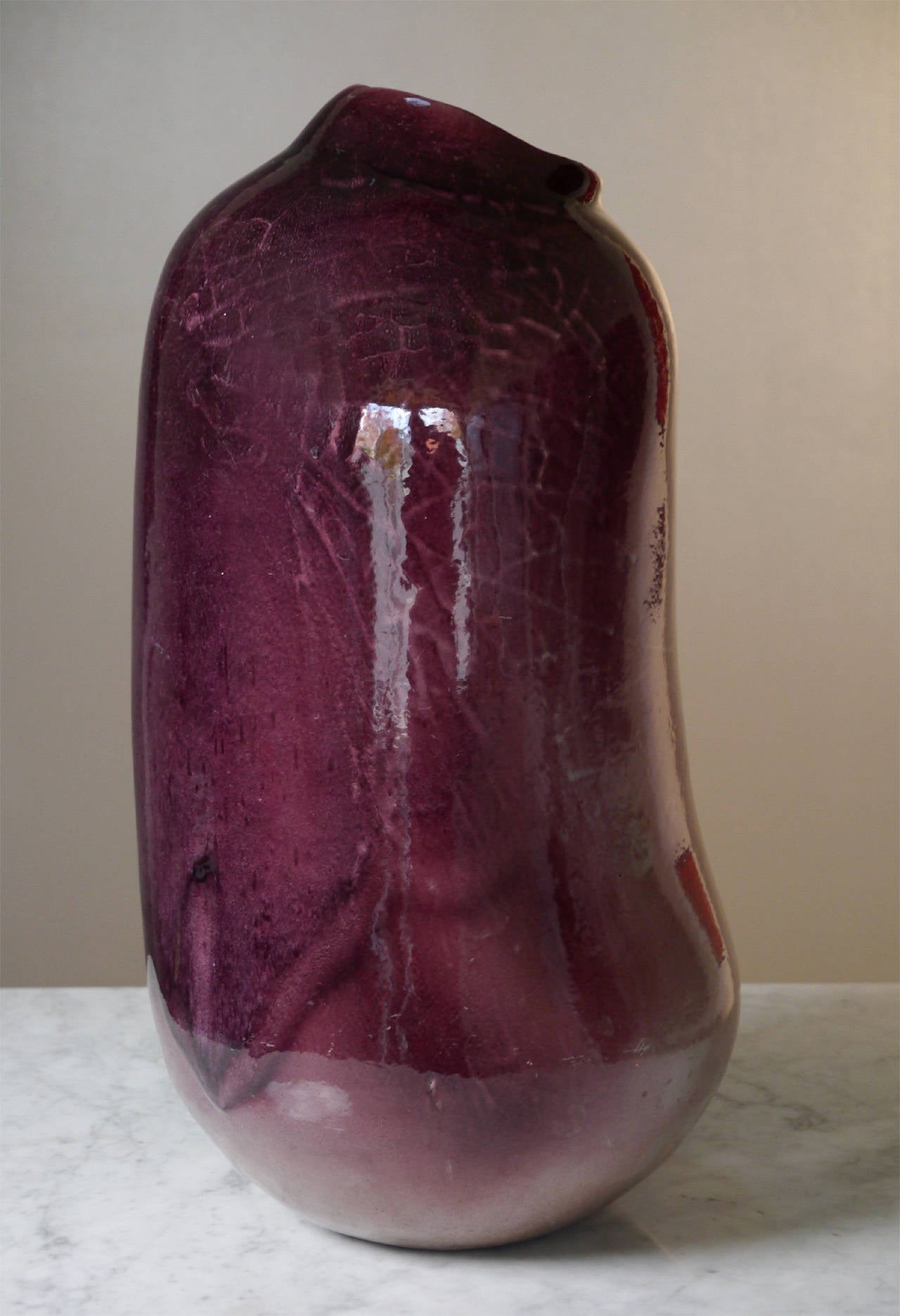 Unique and massive vase dated 1982.

Manganese black earth with glossy glazes.

Known for his involvement in French artists defense and active member of the "Atelier des Métiers d'Art" exhibitions with Jacques Blin, close friend of