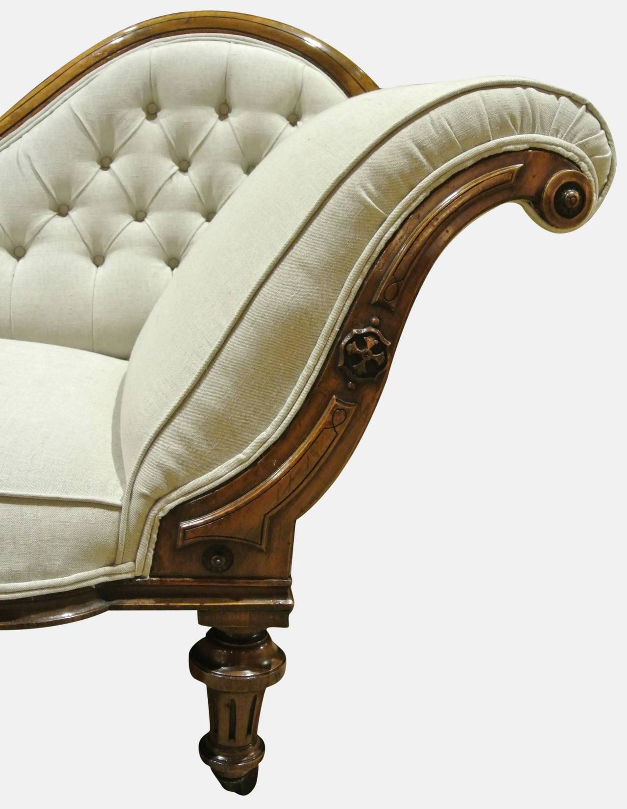 English 19th Century Walnut Chaise Longue