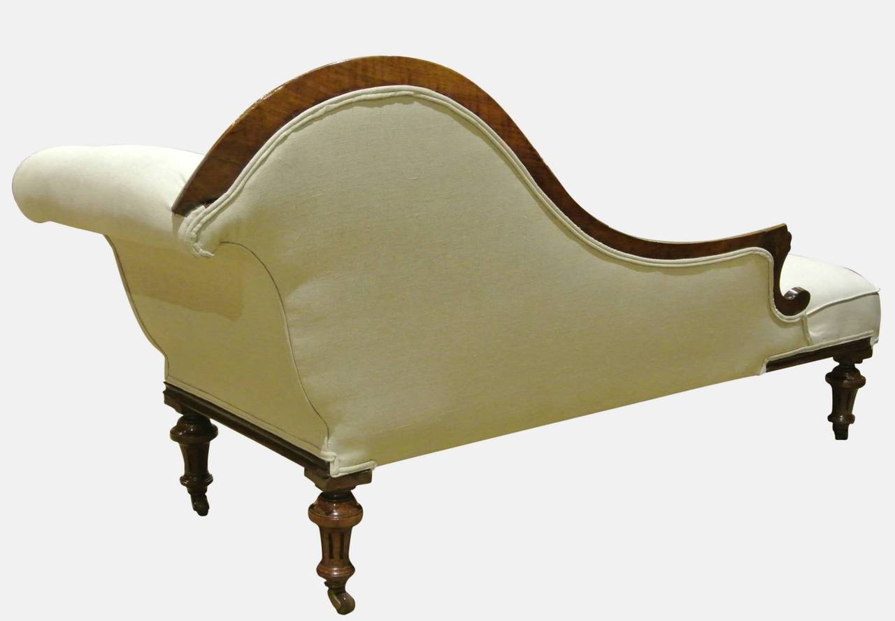 Linen 19th Century Walnut Chaise Longue