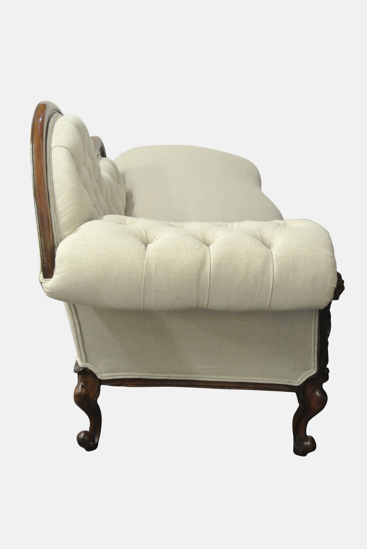 Victorian 19th Century Walnut Chaise Longue
