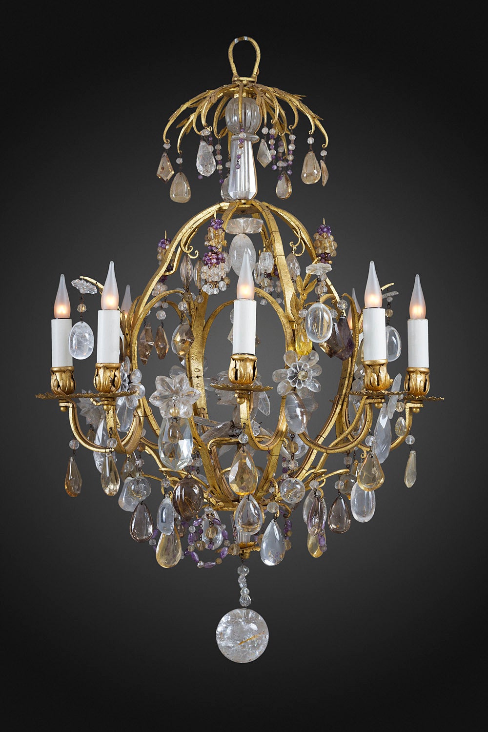 Cage frame chandelier in wrought iron with gilt patina
Italy circa 1930-40
Exceptional quality of crystals : rock crystal and colored crystal
8 lights