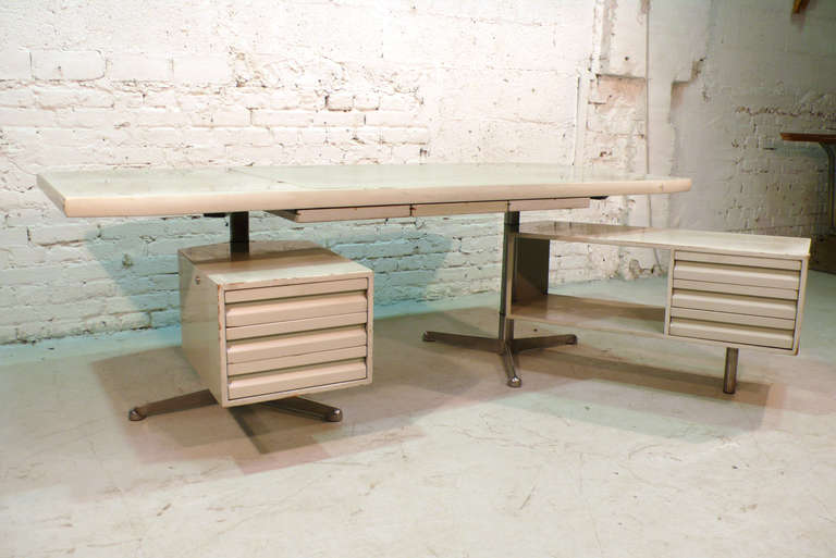 Italian Desk by Osvaldo Borsani for Tecno For Sale