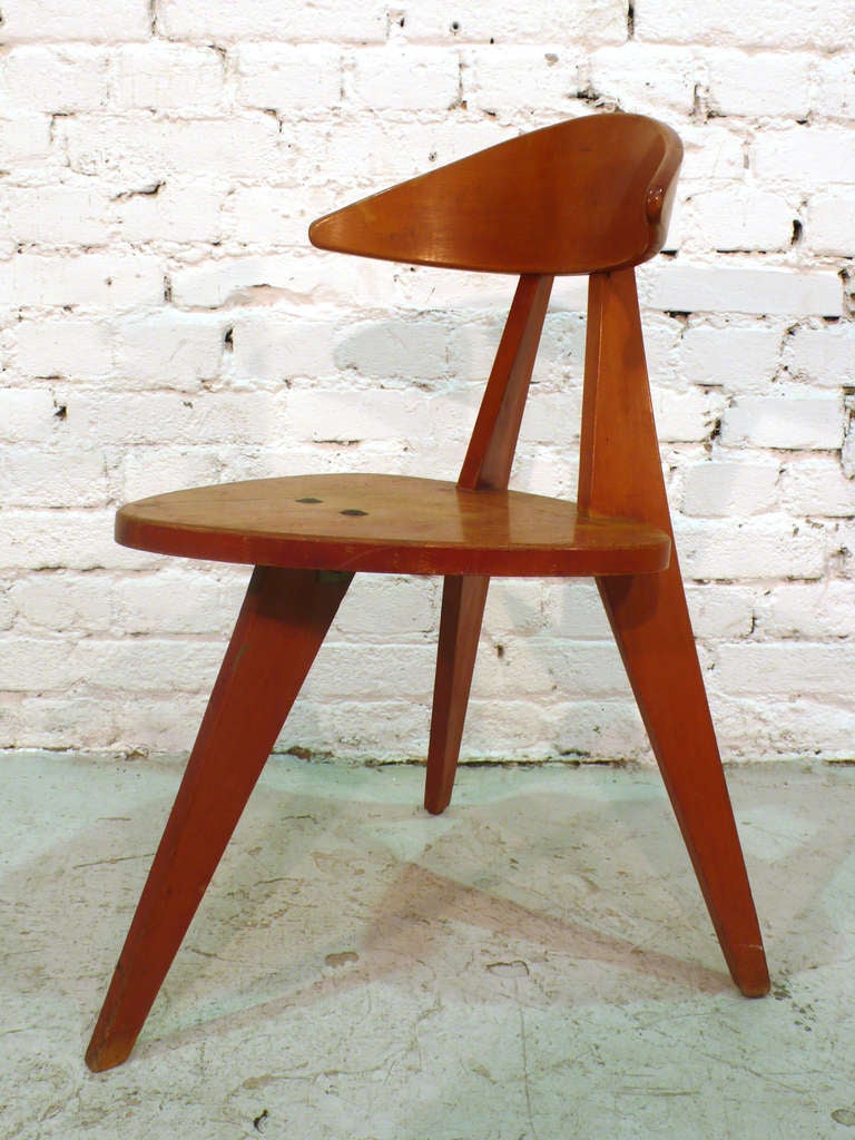 Tripod chair by Walter Papst for Wilkhahn produced in five different sizes for adults and children.
Designed with the idea of a better ergonomic sitting.
Ref.: 'Das Möbelbuch' by R. Bermpohl - H. Winkelmann, C. Bertelsmann Verlag Gütersloh p.38