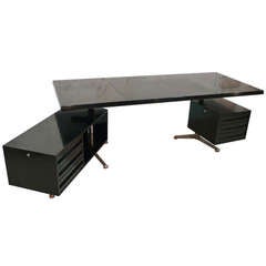 Desk T 95 by Osvaldo Borsani for Tecno