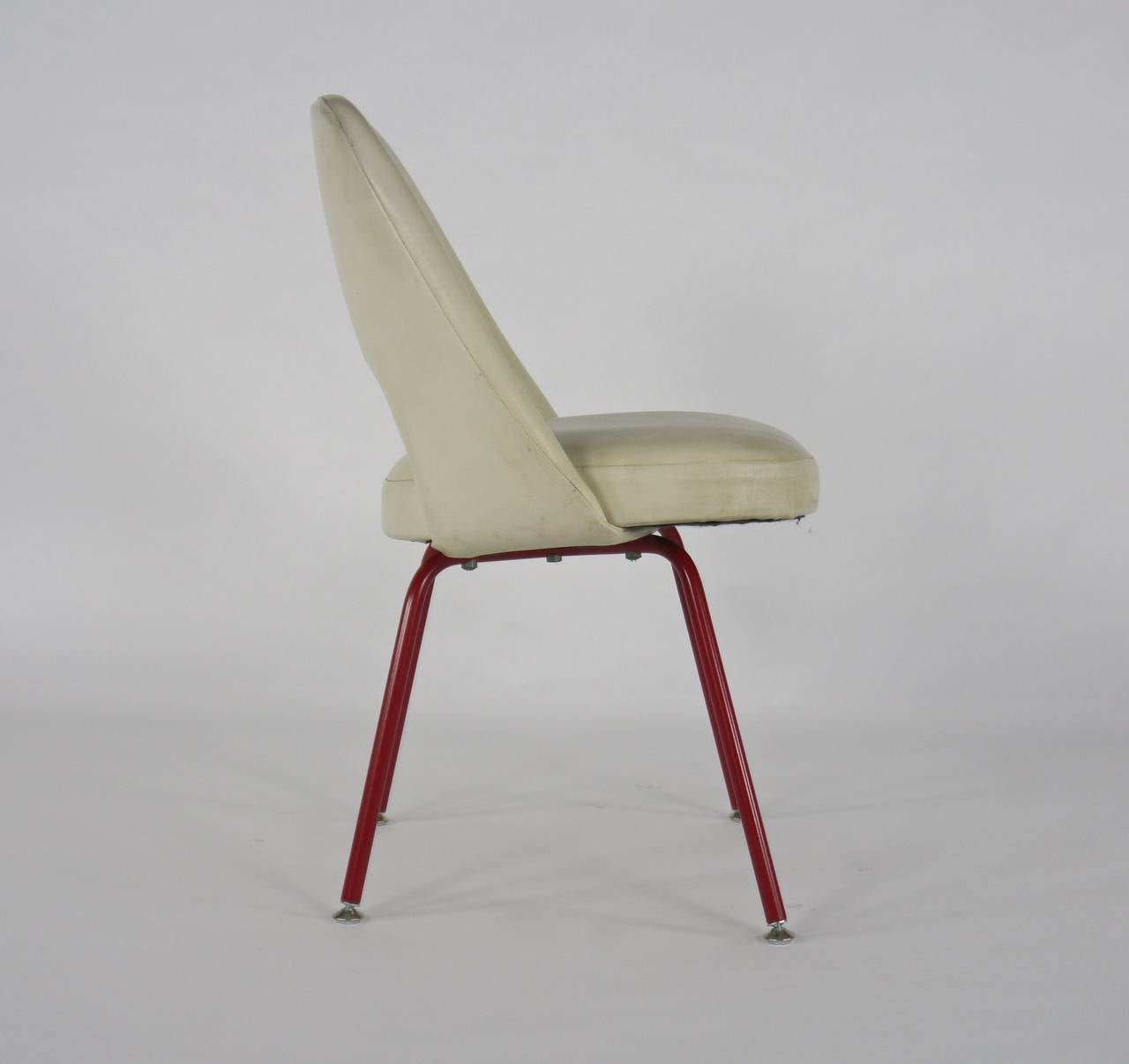 Mid-20th Century Eight Eero Saarinen Dining Chairs by Knoll