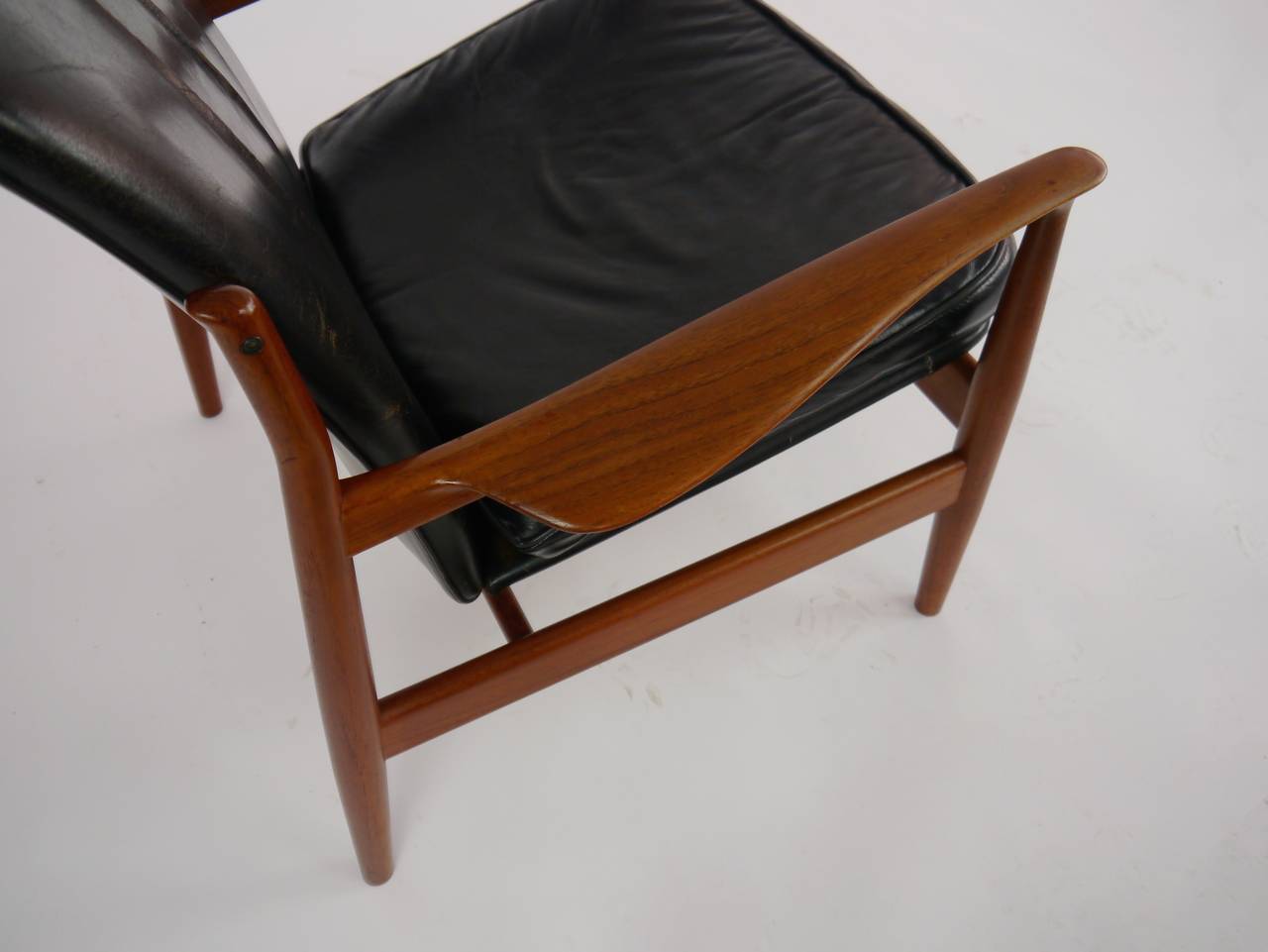 Teak and Leather Lounge Chair by Finn Juhl for France and Daverkosen For Sale 2