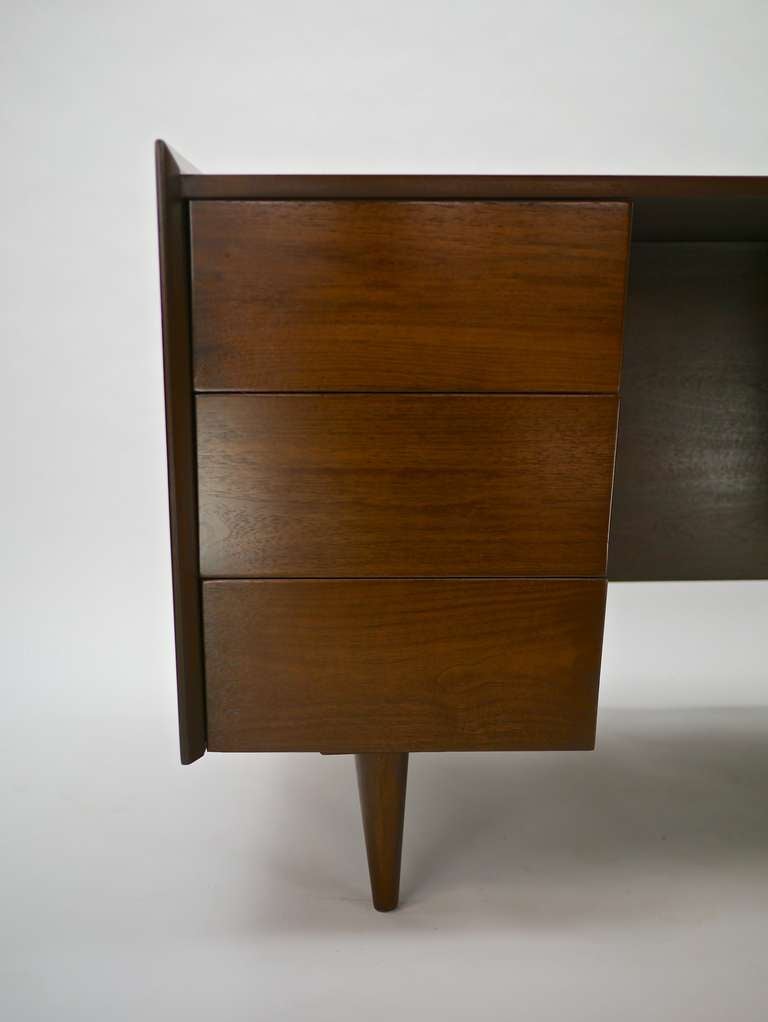 Jens Risom Home Office Desk In Excellent Condition In Hadley, MA