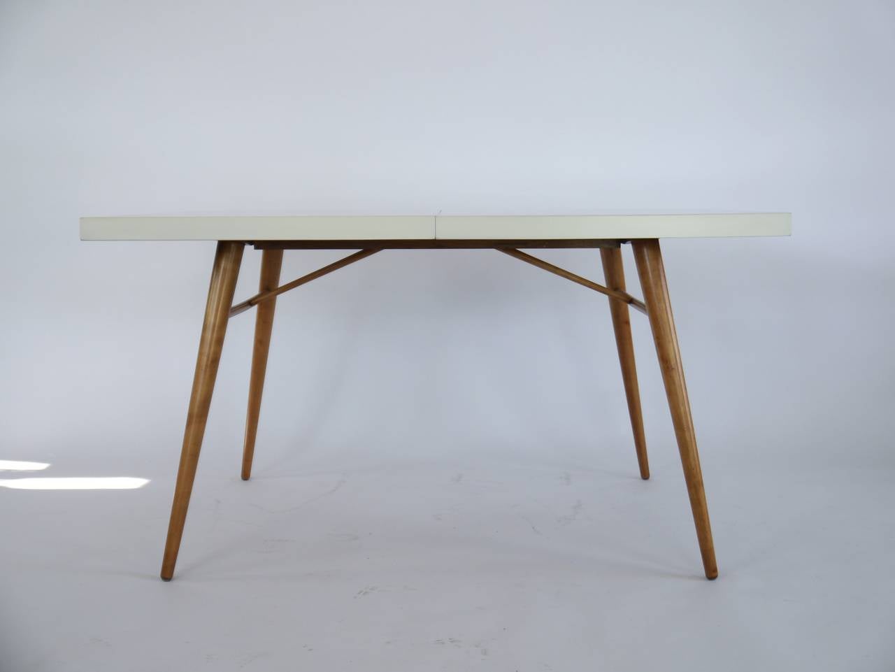 Dining Table in White Lacquer by Paul McCobb 1