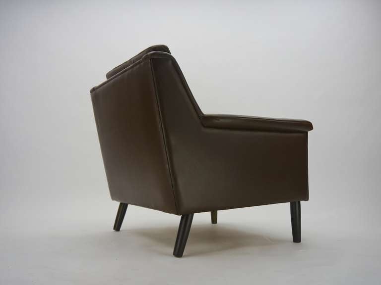 Pair Of Danish Lounge Chairs In Brown Leather For Sale 2