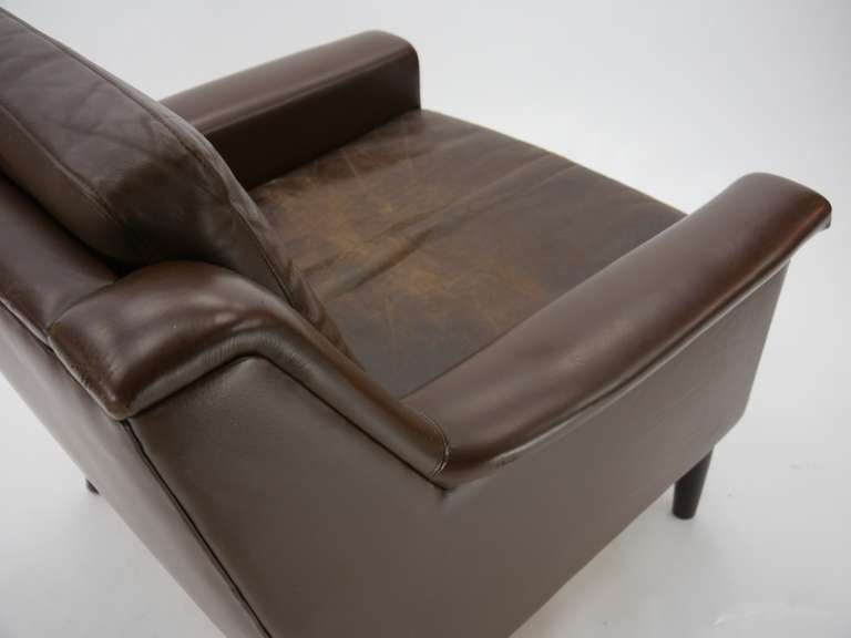 Pair Of Danish Lounge Chairs In Brown Leather For Sale 4