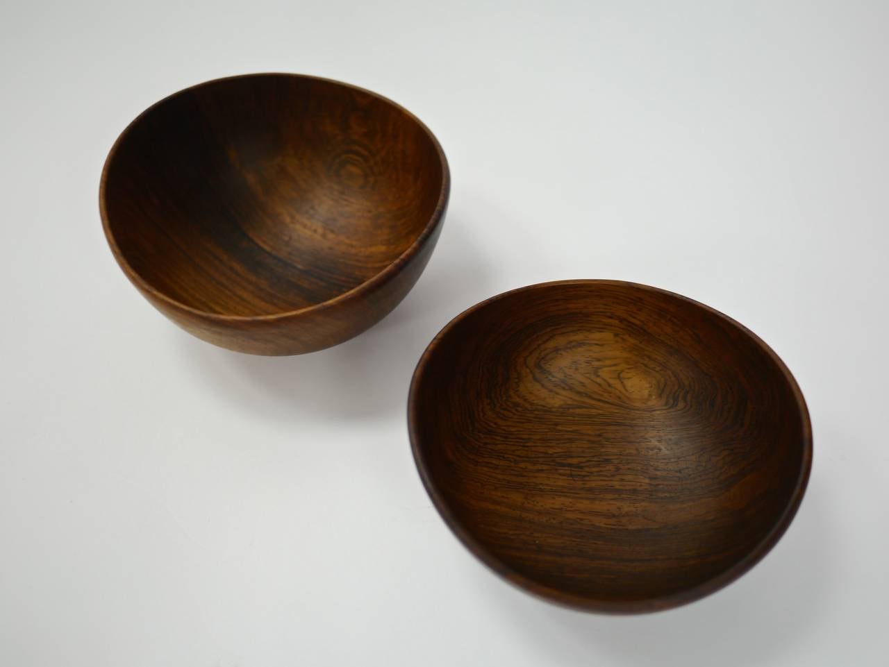 20th Century Pair of Turned Danish Rosewood Bowls For Sale