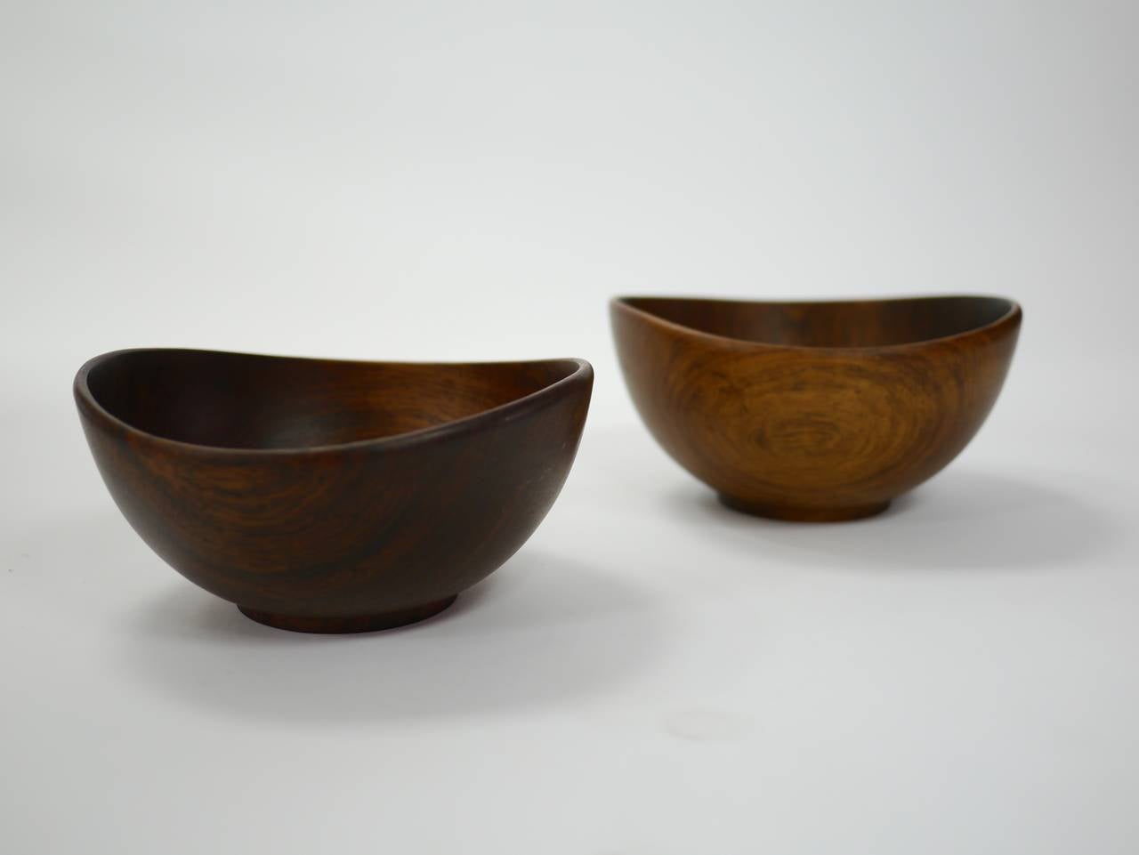 Pair of Turned Danish Rosewood Bowls In Excellent Condition For Sale In Hadley, MA