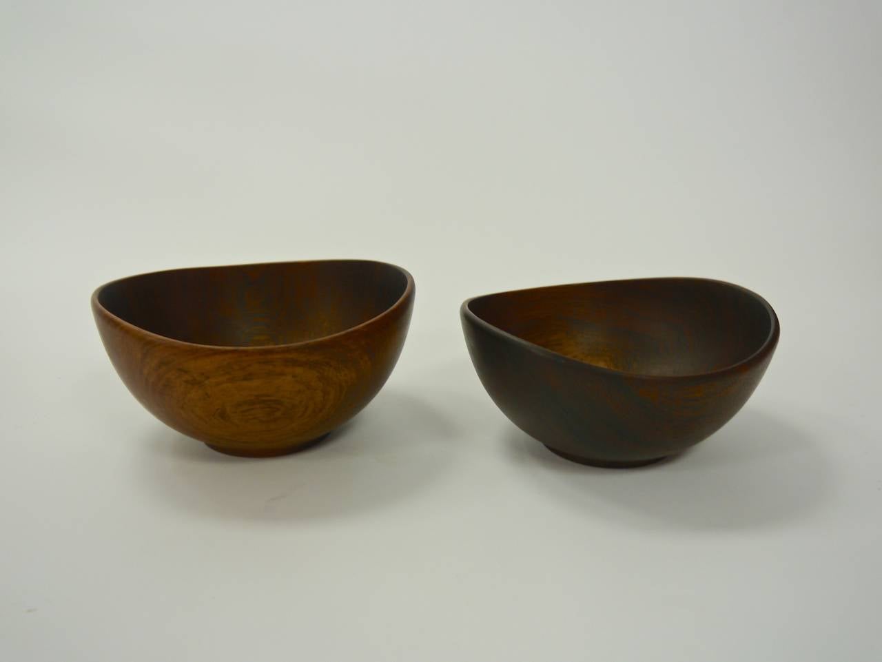 Pair of Turned Danish Rosewood Bowls For Sale 3