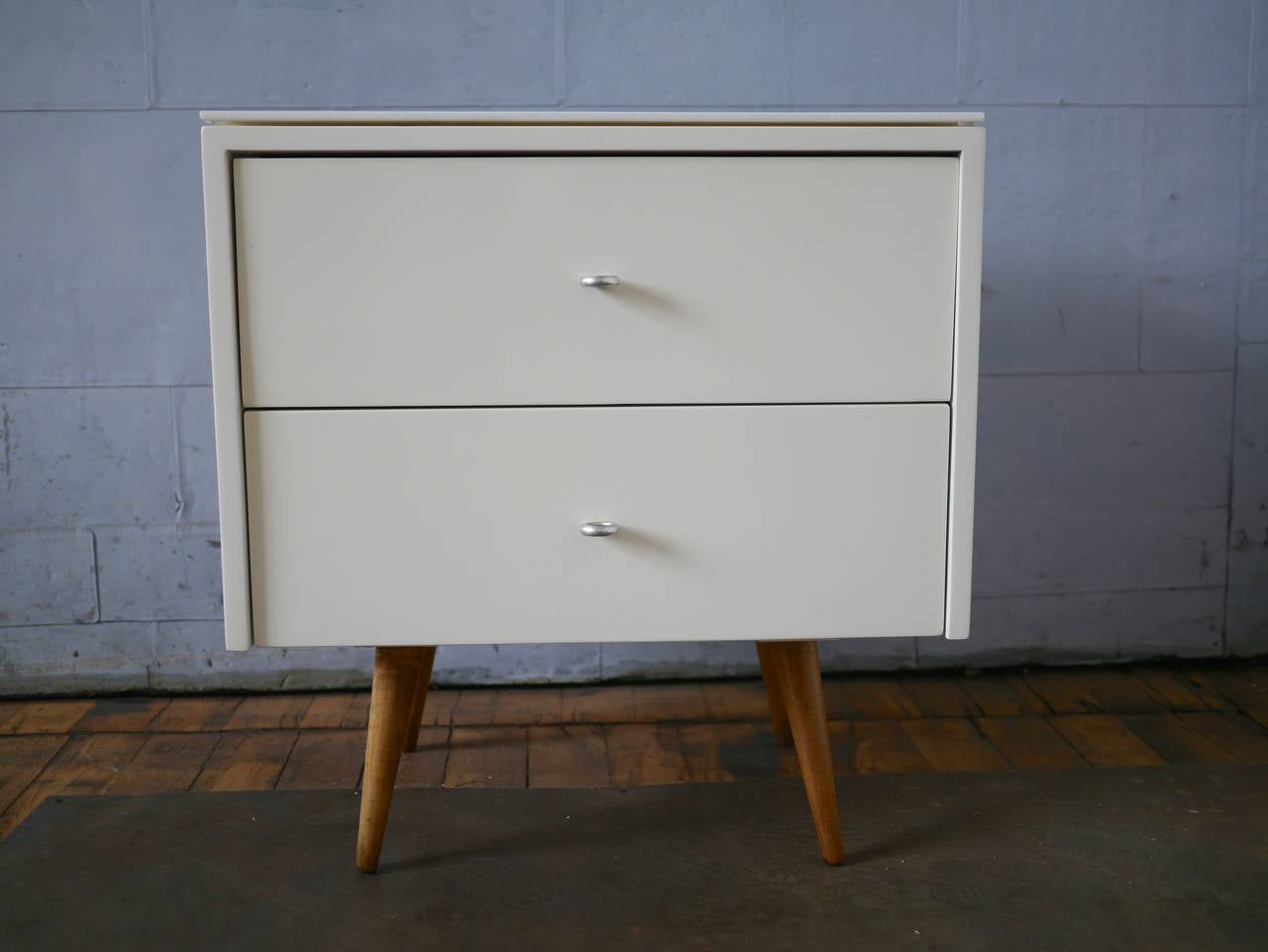 Pair of Paul McCobb Nightstands in White Lacquer with Vitrolite Tops In Excellent Condition In Hadley, MA