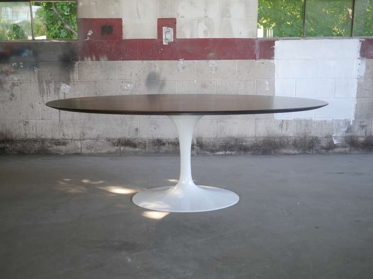 Mid-20th Century Oval Tulip Dining Table by Eero Saarinen for Knoll