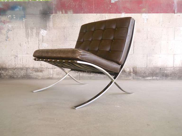 20th Century Exceptional Pair of Barcelona Chairs by Mies Van Der Rohe for Knoll For Sale