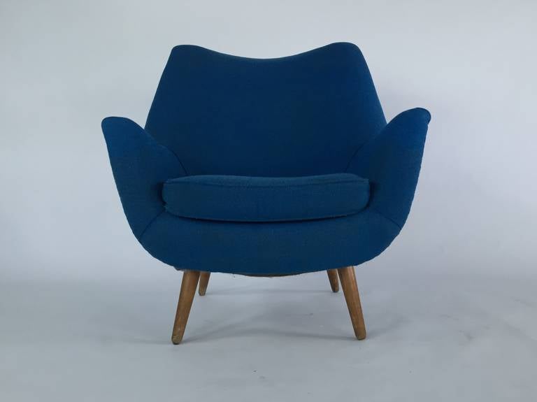Sculptural Lounge Chair by Lawrence Peabody for Selig In Good Condition For Sale In Hadley, MA