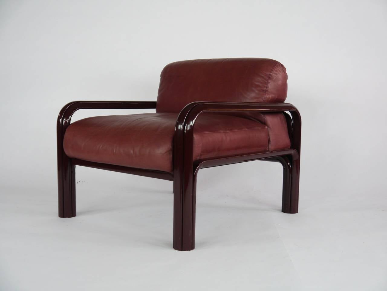 Italian Lounge chairs in Oxblood leather by Gae Aulenti for Knoll