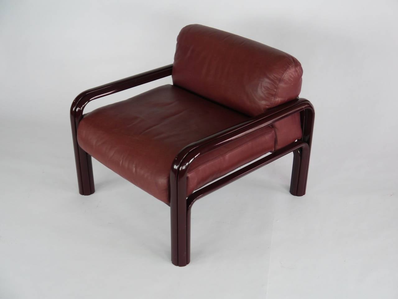 Lounge chairs in Oxblood leather by Gae Aulenti for Knoll In Good Condition In Hadley, MA