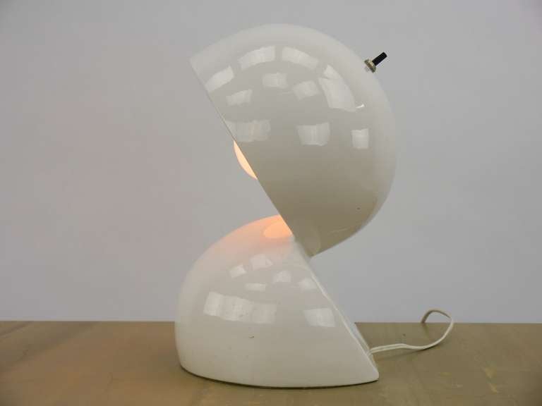 Dalu desk lamp by Vico Magistretti in white ceramic.
