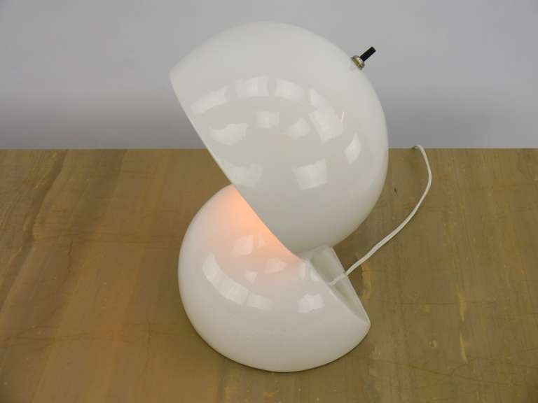 Dalu desk lamp by Vico Magistretti In Excellent Condition In Hadley, MA