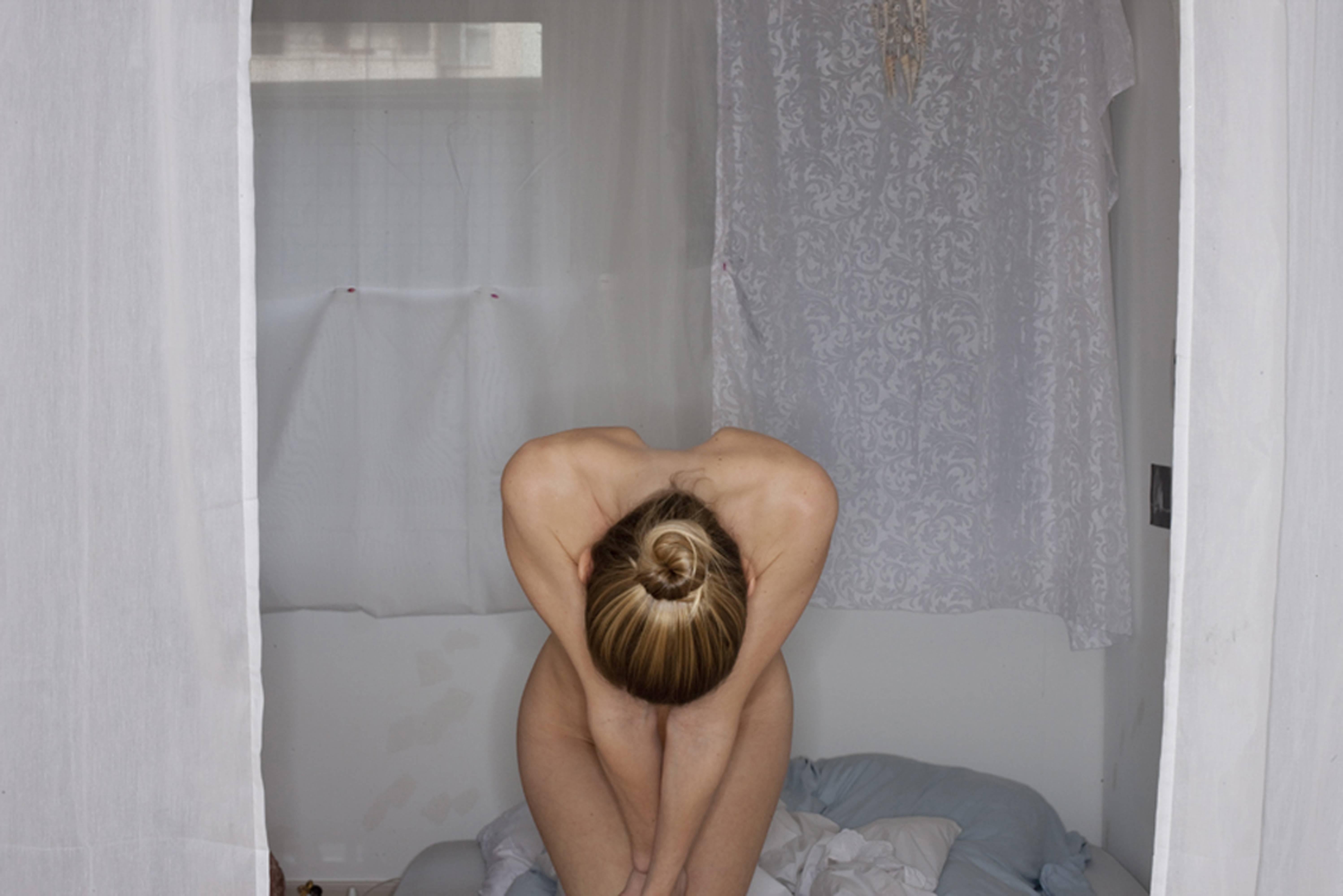 Bowing Girl - Photograph by Christian Vogt