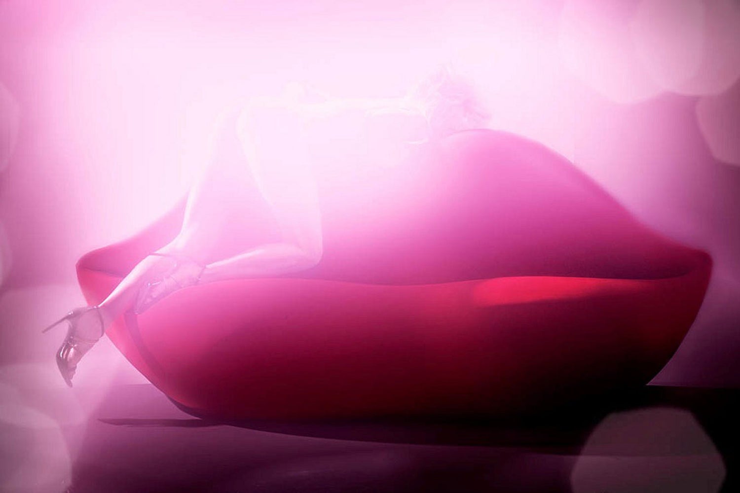 "Lips and Hips" di David Drebin - Fotografia figurativa di moda in stile cinematografico