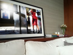 « Red Target » de David Drebin - Photographie figurative inspirée de la mode cinématographique