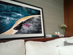 „Splash in Heels“ von David Drebin – Filmisch-modische, figurative Fotografie