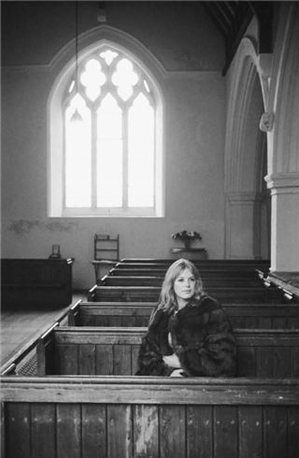 Terry O'Neill Portrait Photograph - Marianne Faithfull