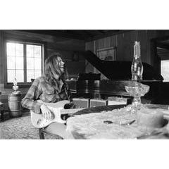 Neil Young at Home, 1971 7