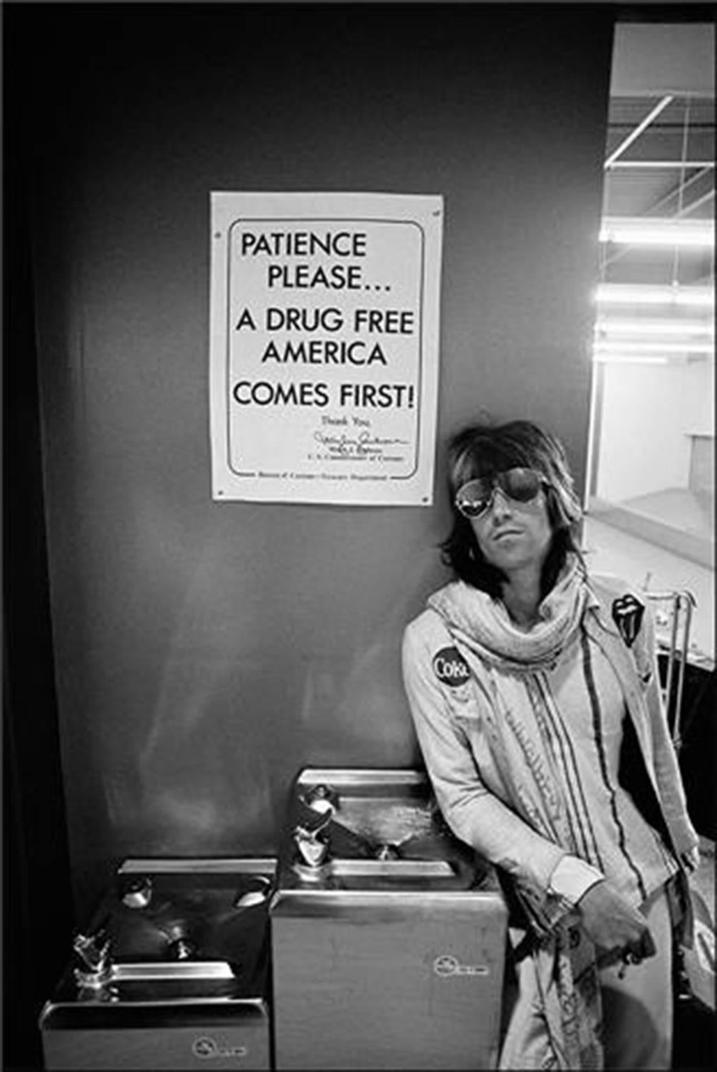 Ethan Russell Black and White Photograph - Keith Richards, "Patience Please", 1972 U.S. Tour