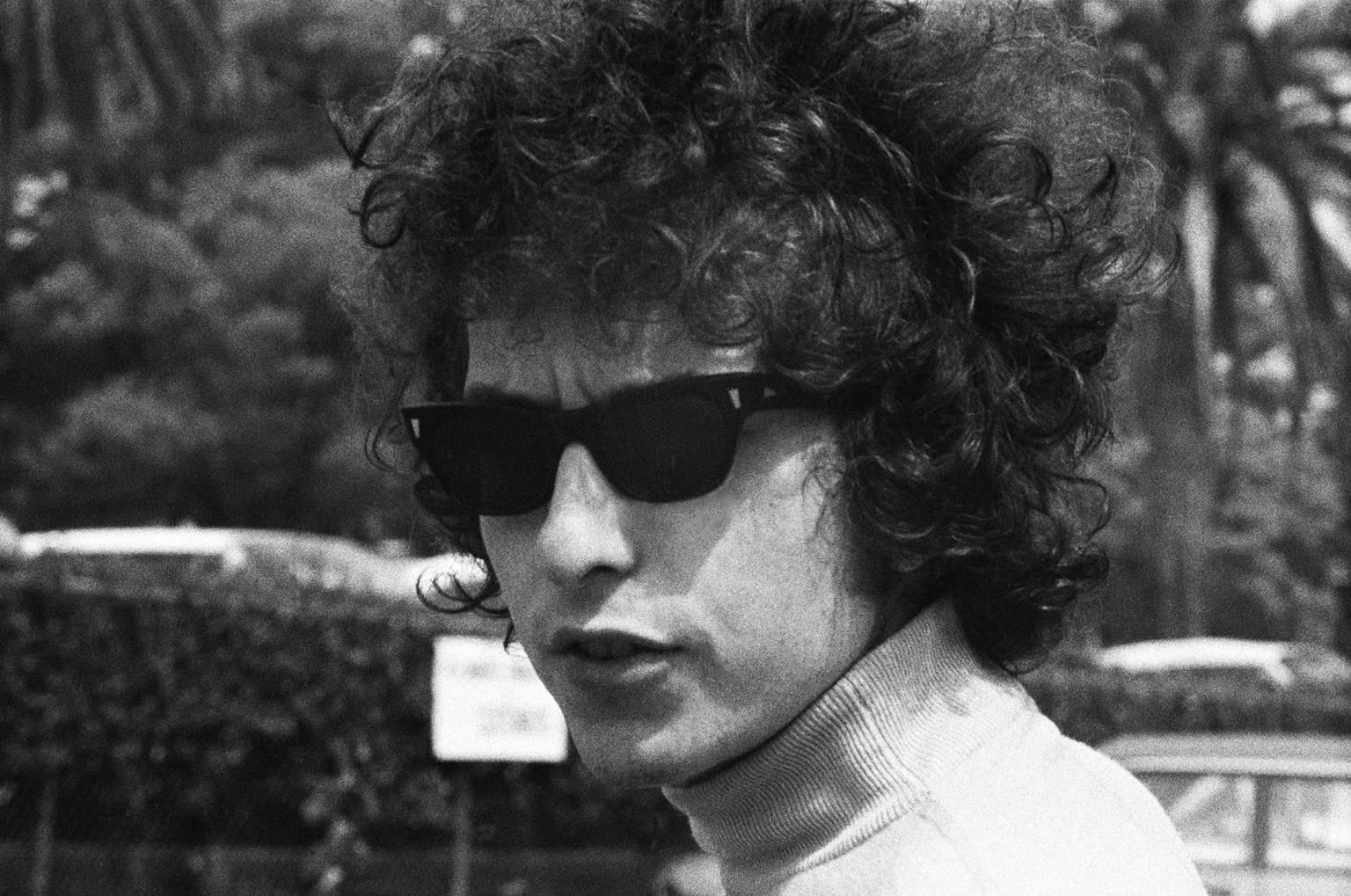 Lisa Law Black and White Photograph - Bob Dylan, Hollywood, CA 1966