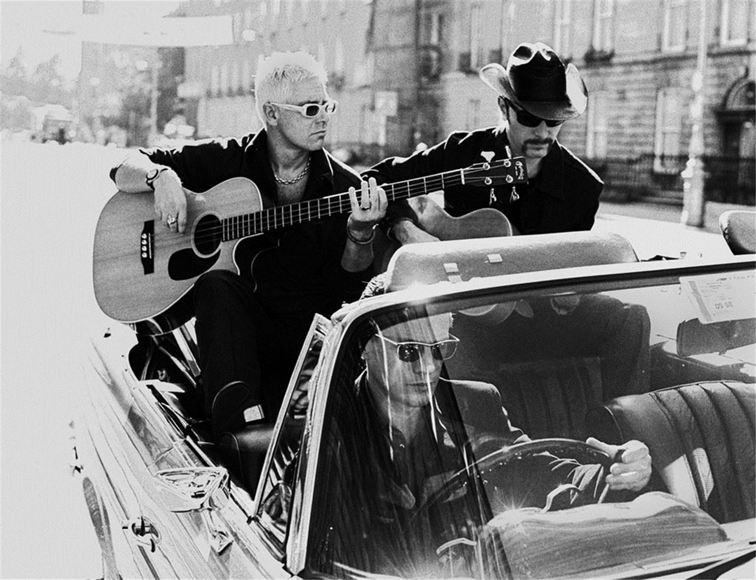 Colm Henry Black and White Photograph – U2, Dublin, Irland, 1998