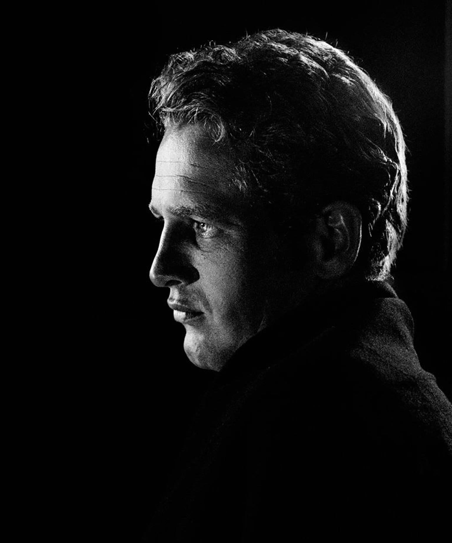 John R. Hamilton Black and White Photograph – Paul Newman, auf dem Set von „The Left-Handed Gun“