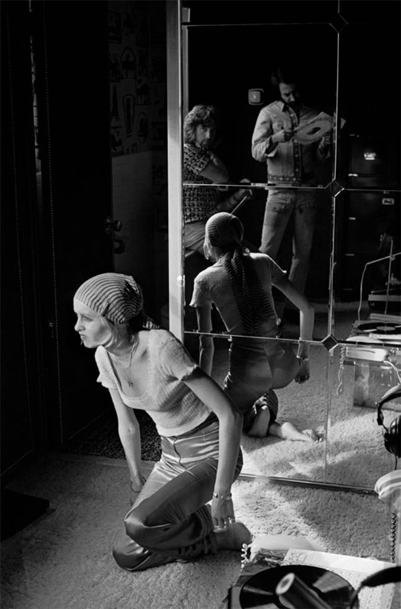 Graham Nash Black and White Photograph - Twiggy, Justin de Villeneuve, and Larry Kurzon, NYC 1969