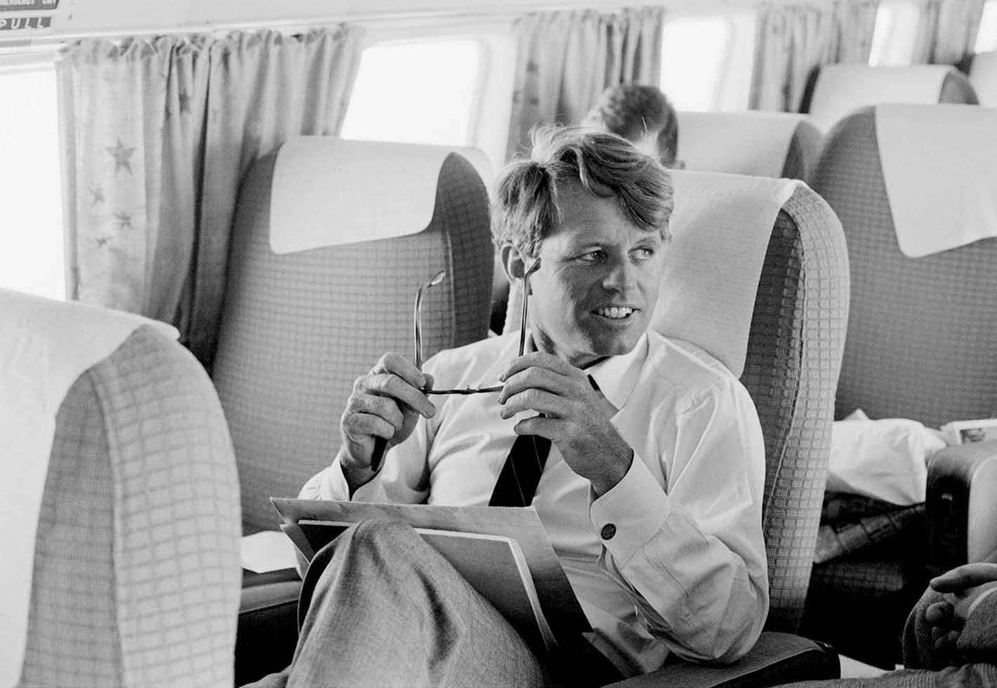 Rowland Scherman Portrait Photograph – Bobby Kennedy (BoBobby Kennedy)