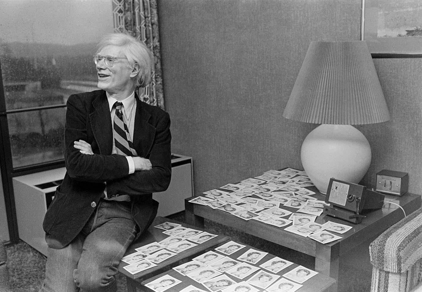Rowland Scherman Black and White Photograph – Andy Warhol