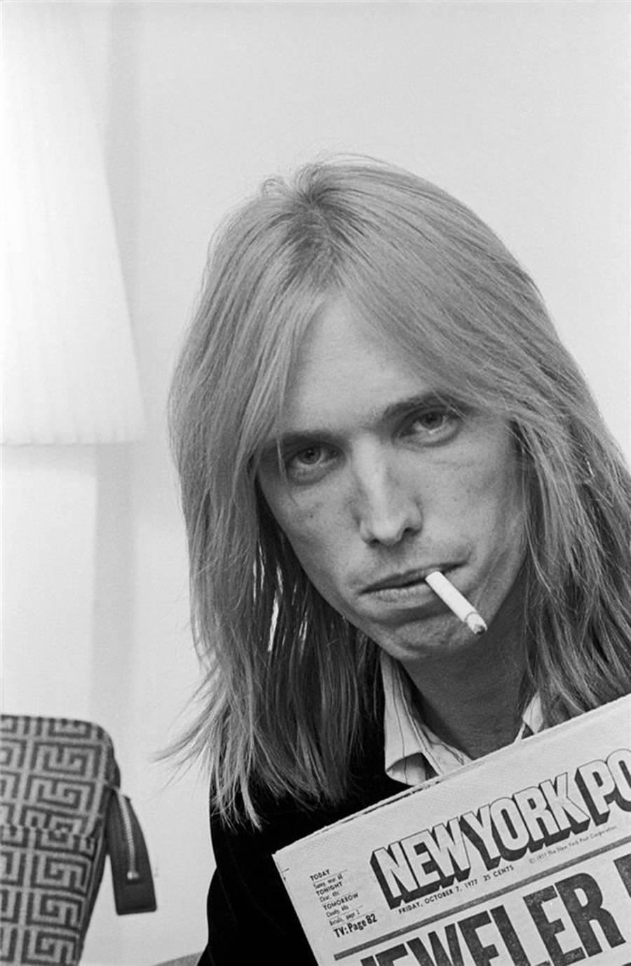 Allan Tannenbaum Black and White Photograph - Tom Petty, New York City, 1977