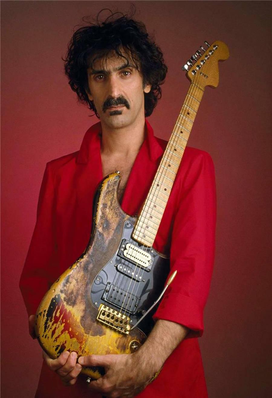 Guido Harari Portrait Photograph – Frank Zappa, LA, 1982