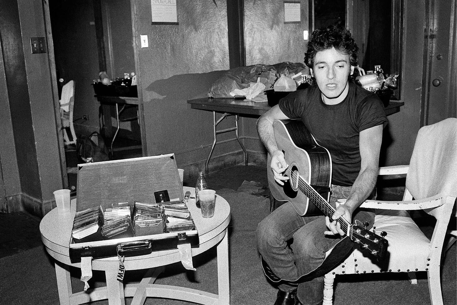 Lynn Goldsmith Black and White Photograph – Bruce Springsteen