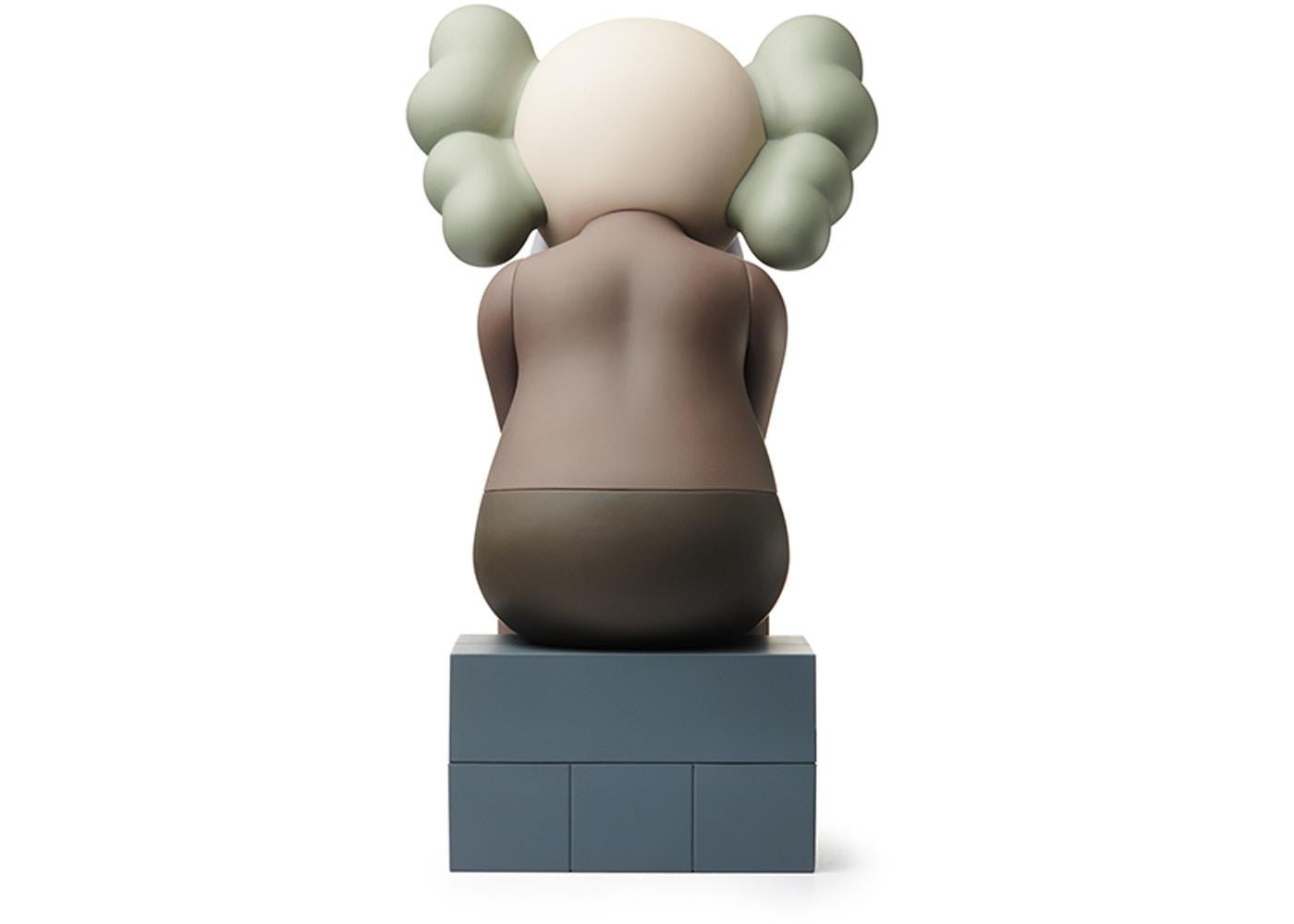 KAWS: Passing Through (Brown) - Vinyl Sculpture. Urban, Street art, Pop Art 2