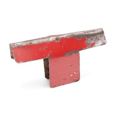 « Petite veste rouge chromée », sculpture en acier trouvée