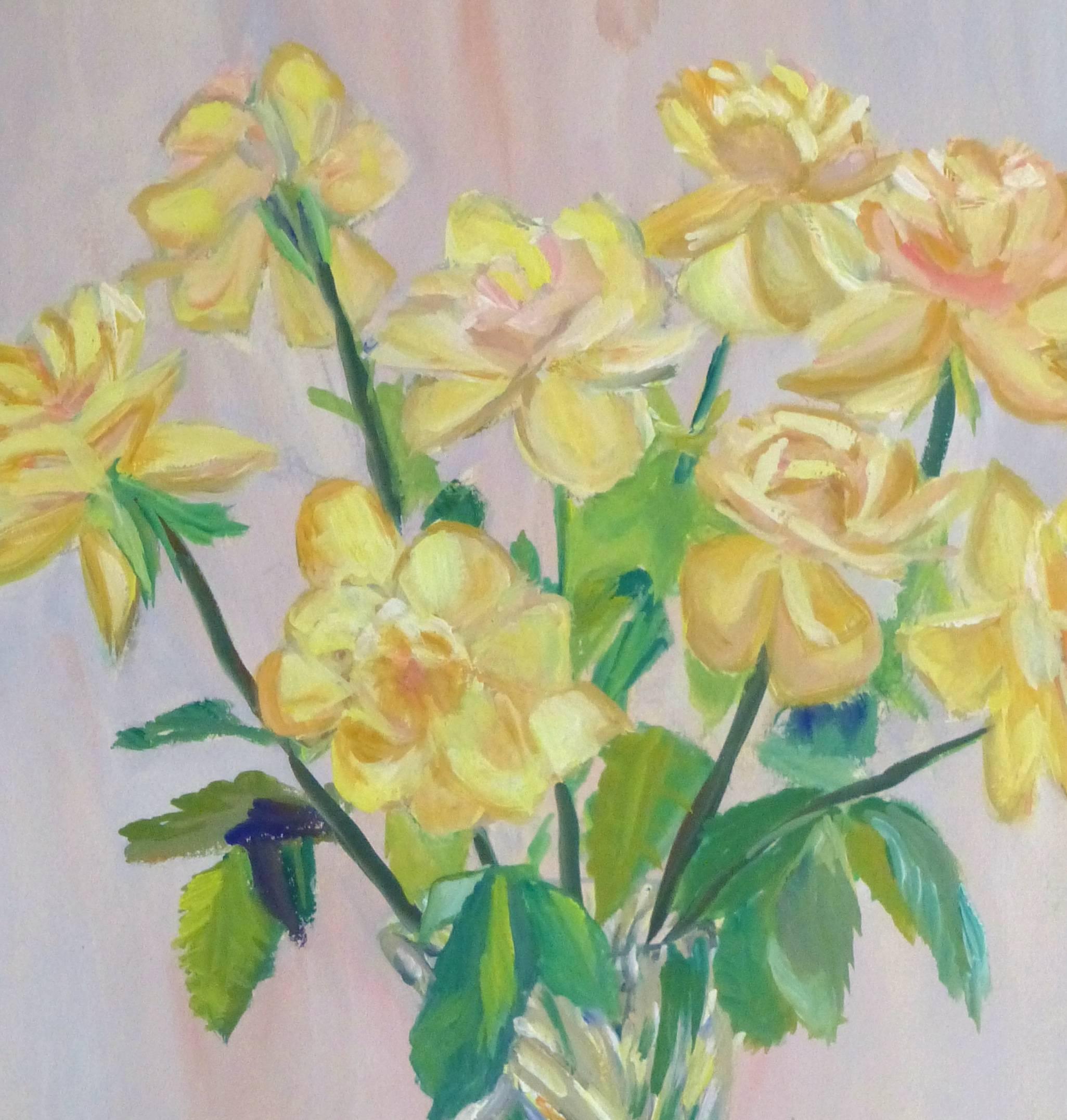 Still-Life - Roses jaunes - Gris Still-Life Painting par Louisette Poirier